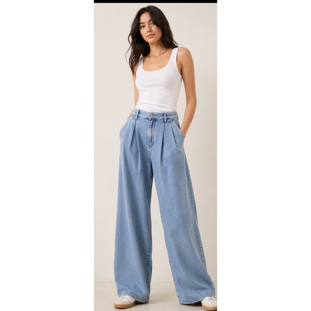 Gap Ultrasoft Denim Wide Leg Pleated Jeans Light Wash Blue 726028-00-1 Womens 2P